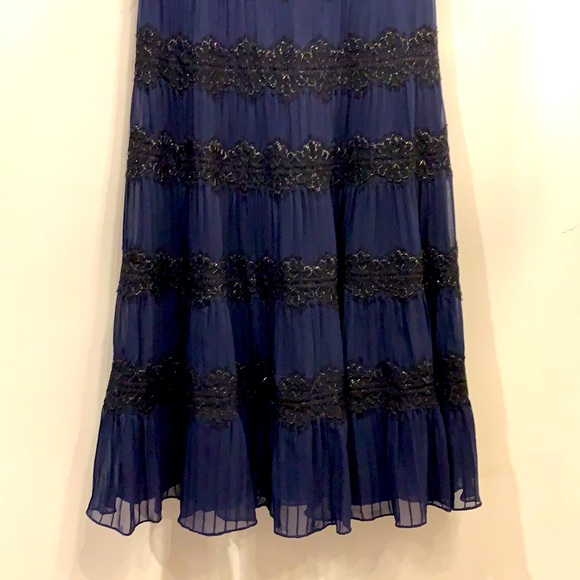 Carmen Marc Valvo Size 6 Black Lace and Navy Pleated Silk Cocktail Dress - Picture 6 of 16